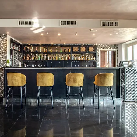 La Griffe Hotel 4*